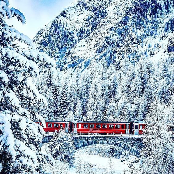 A bold guide to Bernina Express Tour from Milan